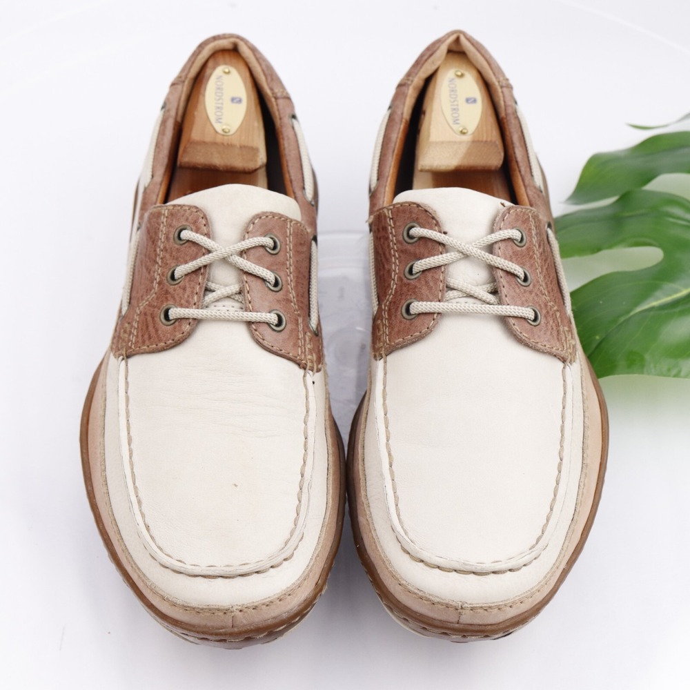 Born Mens Boat Shoes Size 9 M White Brown Leather Moc Lace Up Deck Yacht Comfort